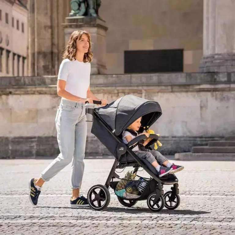 Suitable from 0-22kg we you can rent a Britax B-Agile M Stroller from us for your stay. Just select it at the online checkin page.