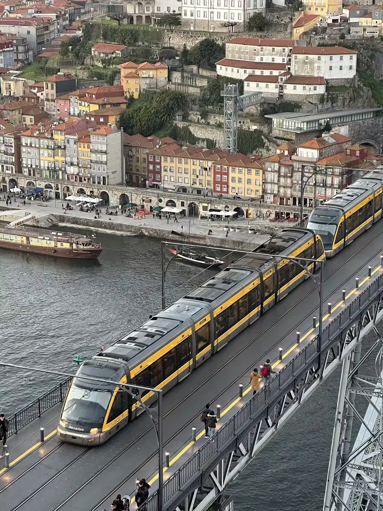 Comboios de Portugal train on the Lisbon to Porto line