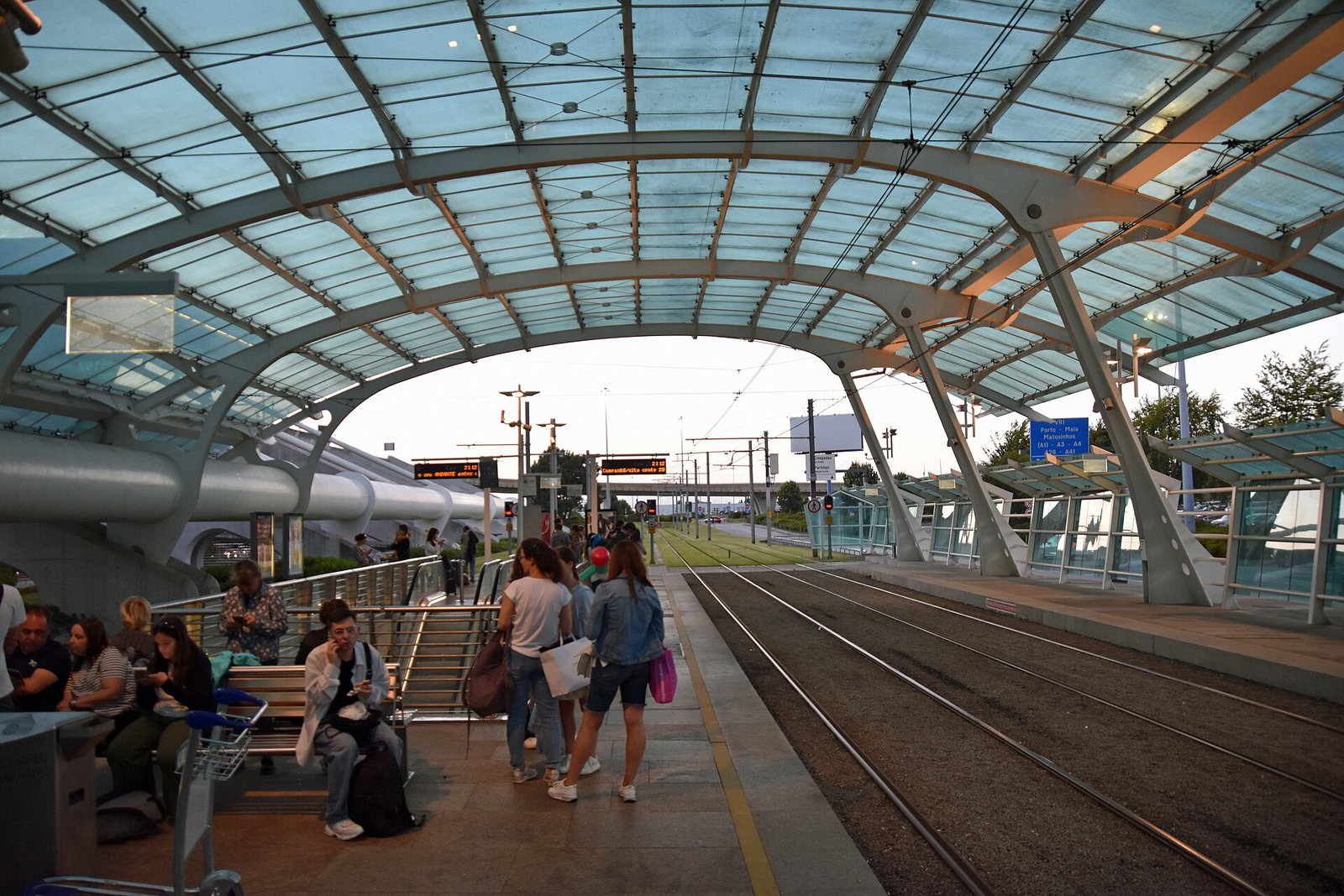 Aeroporto metro station on Porto Line E, the airport line